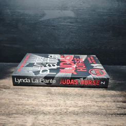Judas Horse - Lynda La Plante รูปที่ 3