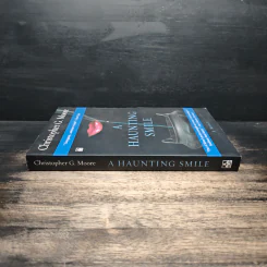 A Haunting Smile - Christopher G. Moore รูปที่ 3