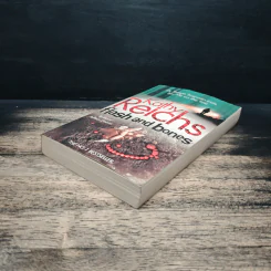 Flash and Bones - Kathy Reichs รูปที่ 4