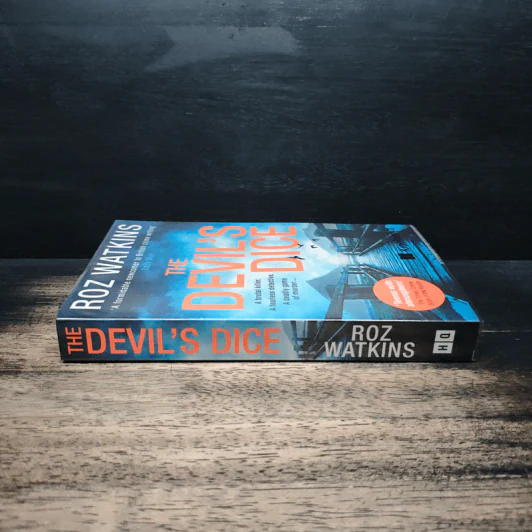 The Devil’s Dice - Roz Watkins รูปที่ 3