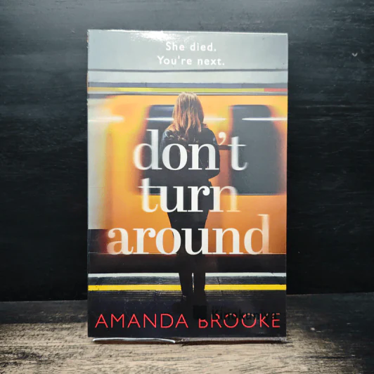 Don't Turn Around - Amanda Brooke รูปที่ 1