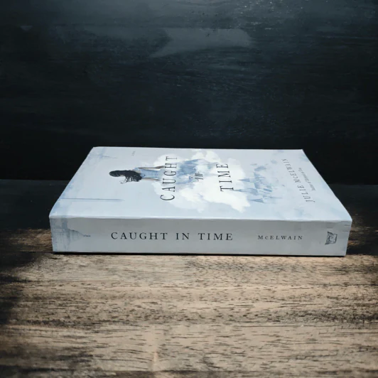 Caught in Time - Julie McElwain รูปที่ 3