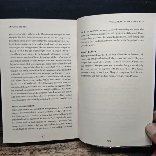 The Librarian of Auschwitz - Antonio Iturbe รูปที่ 8