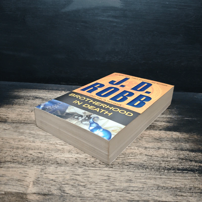 Brotherhood in Death - J. D. Robb รูปที่ 4