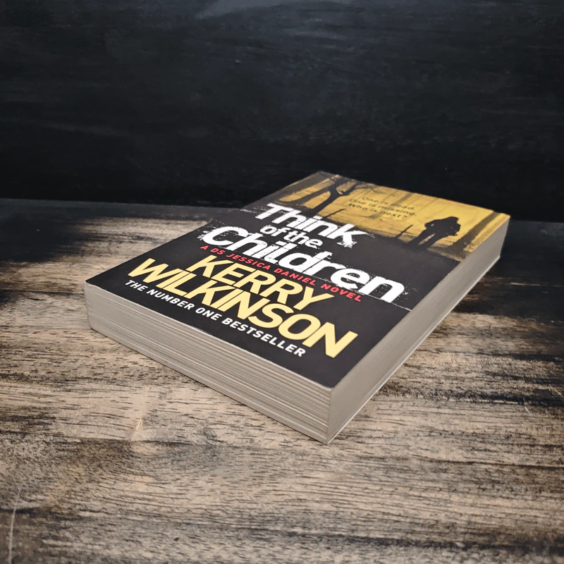 Think of the Children - Kerry Wilkinson รูปที่ 4
