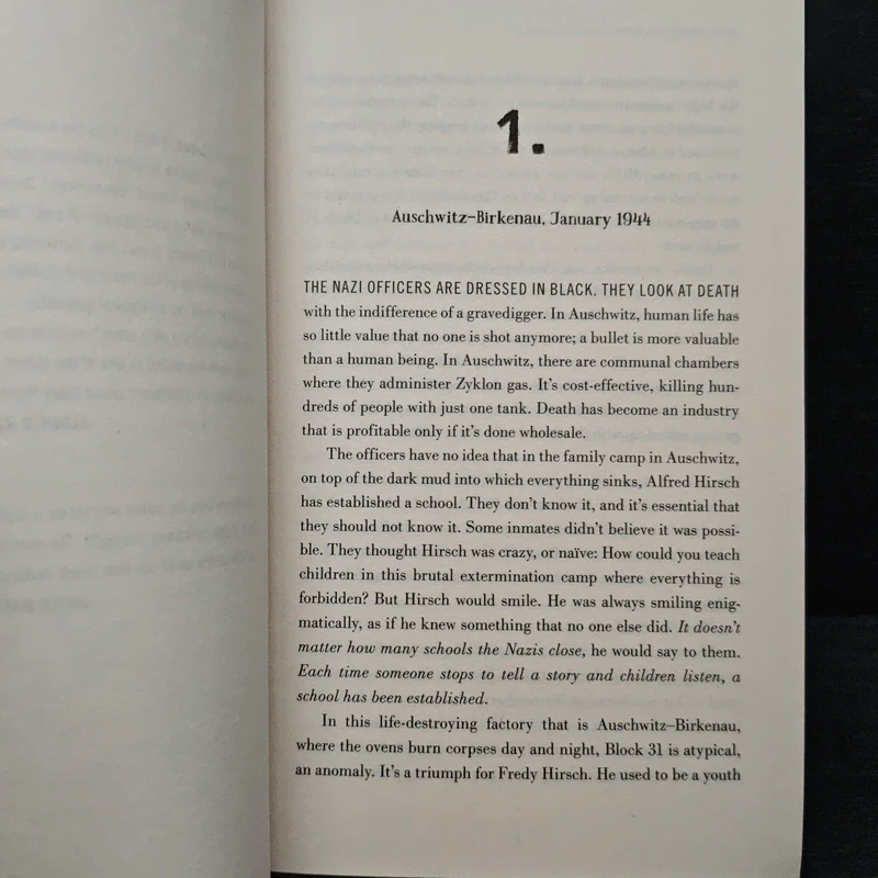 The Librarian of Auschwitz - Antonio Iturbe รูปที่ 7