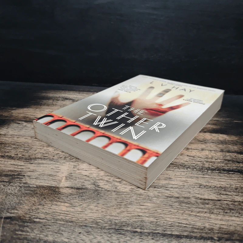 The Other Twin - L.V. Hay รูปที่ 4