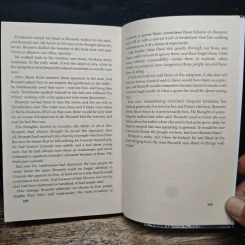 Unto Us a Son Is Given - Donna Leon รูปที่ 8