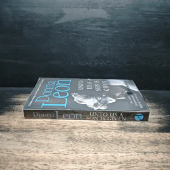 Unto Us a Son Is Given - Donna Leon รูปที่ 3