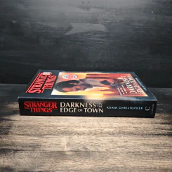 Stranger Things: Darkness on the Edge of Town - Adam Christopher รูปที่ 3