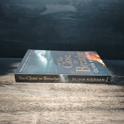 Too Close to Breathe - Olivia Kiernan รูปที่ 3