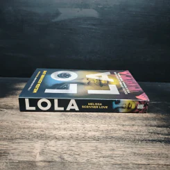 Lola - Melissa Scrivner Love รูปที่ 3