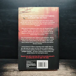The Shadow of Your Smile - MARY HIGGINS CLARK รูปที่ 2