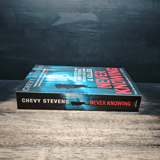 Never Knowing - Chevy Stevens รูปที่ 3