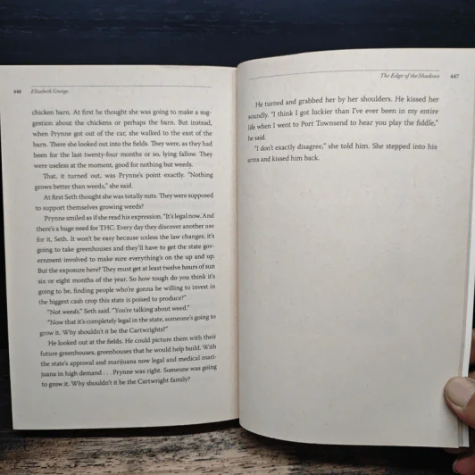 The Edge of the Shadows - Elizabeth George รูปที่ 8