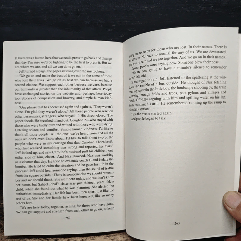 The Silence Between Breaths - Cath Staincliffe รูปที่ 8
