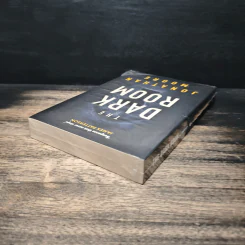 The Dark Room - Jonathan Moore รูปที่ 5