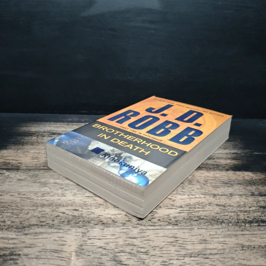 Brotherhood in Death - J. D. Robb รูปที่ 4