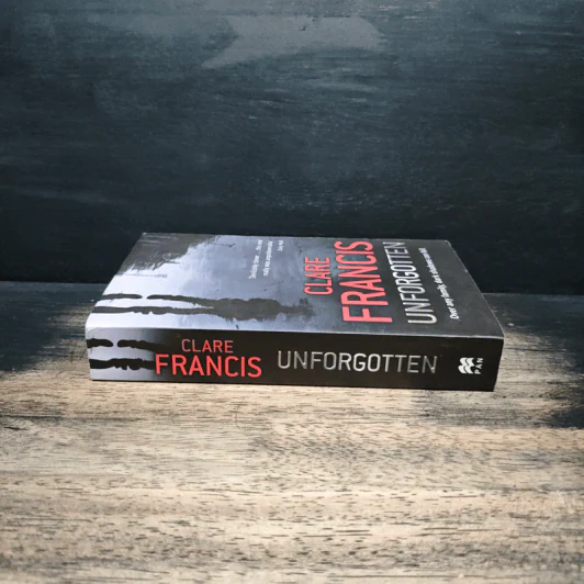 Unforgotten - Clare Francis รูปที่ 3