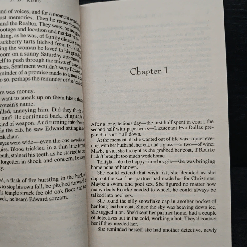 Brotherhood in Death - J. D. Robb รูปที่ 7