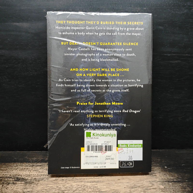The Dark Room - Jonathan Moore รูปที่ 2
