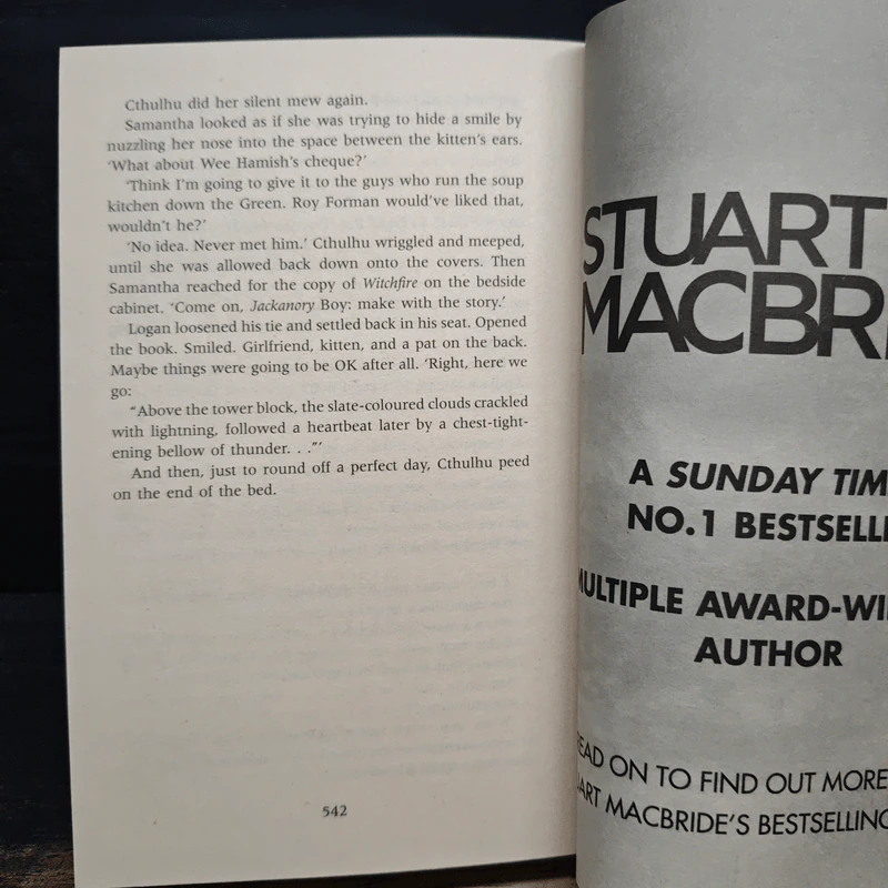 Close to the Bone - Stuart MacBride รูปที่ 8