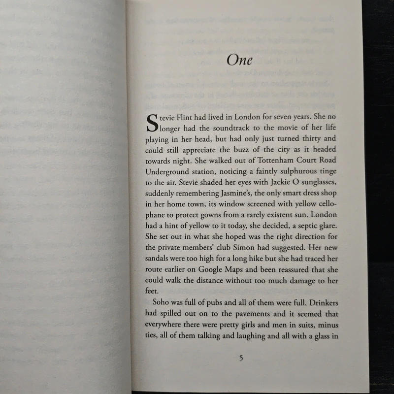 A Lovely Way to Burn - Louise Welsh รูปที่ 7