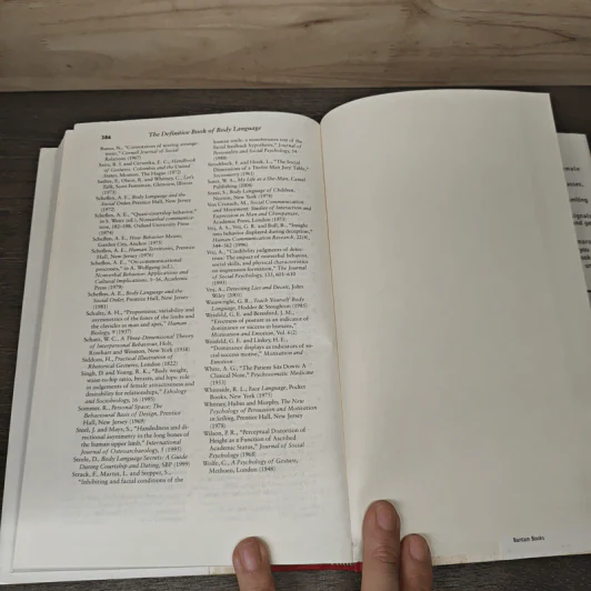 The Definitive Book of Body Language - Allan, Barbara Pease รูปที่ 9