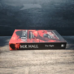 The Flight - M.R. Hall รูปที่ 3