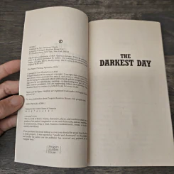 The Darkest Day - Tom Wood รูปที่ 6