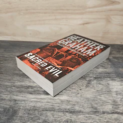 Sacred Evil - Heather Graham รูปที่ 3