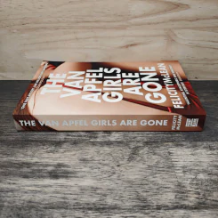 The Van Apfel Girls Are Gone - Felicity McLean รูปที่ 2