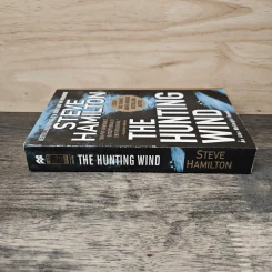 The Hunting Wind - Steve Hamilton รูปที่ 2