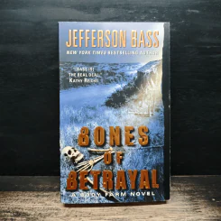 Bones of Betrayal - Jefferson Bass รูปที่ 1