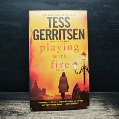 Playing with Fire - Tess Gerritsen รูปที่ 1