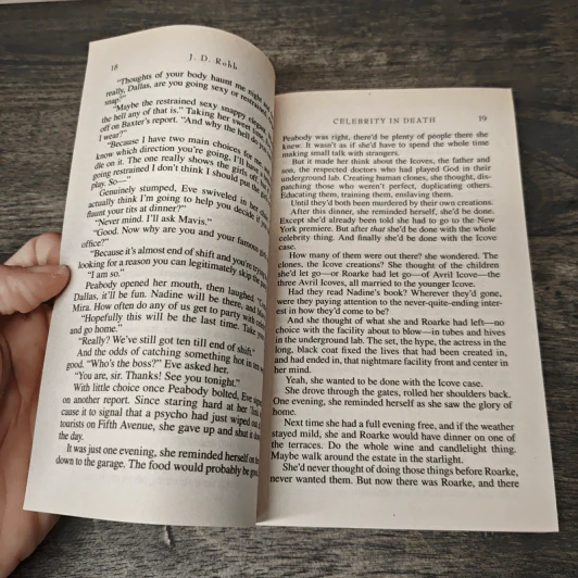 Celebrity In Death - J. D. Robb รูปที่ 7