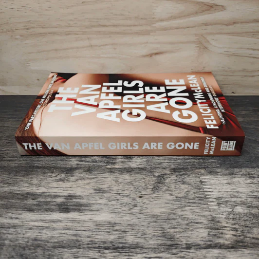 The Van Apfel Girls Are Gone - Felicity McLean รูปที่ 2