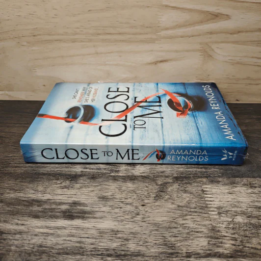 Close to Me - Amanda Reynolds รูปที่ 2