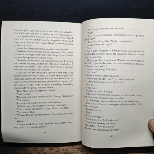 The Burning Girls - C.J. Tudor รูปที่ 8
