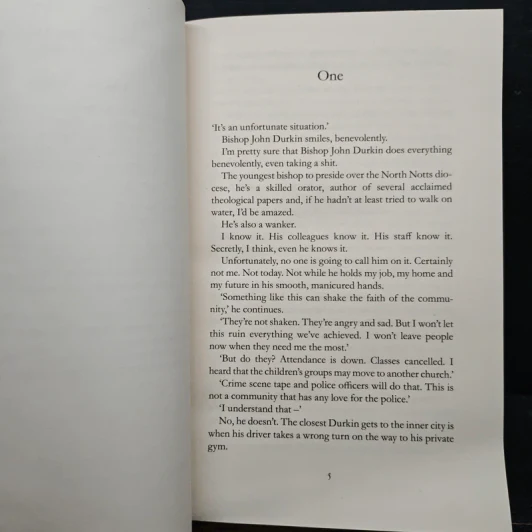 The Burning Girls - C.J. Tudor รูปที่ 7