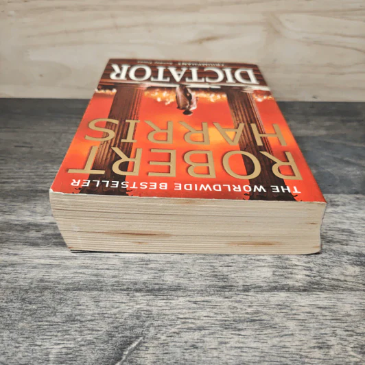 Dictator - Robert Harris รูปที่ 4