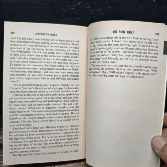 Bones of Betrayal - Jefferson Bass รูปที่ 8