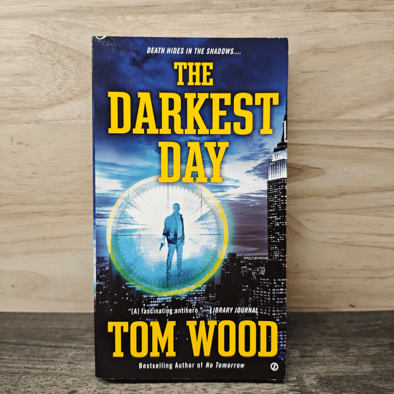 The Darkest Day - Tom Wood รูปที่ 1