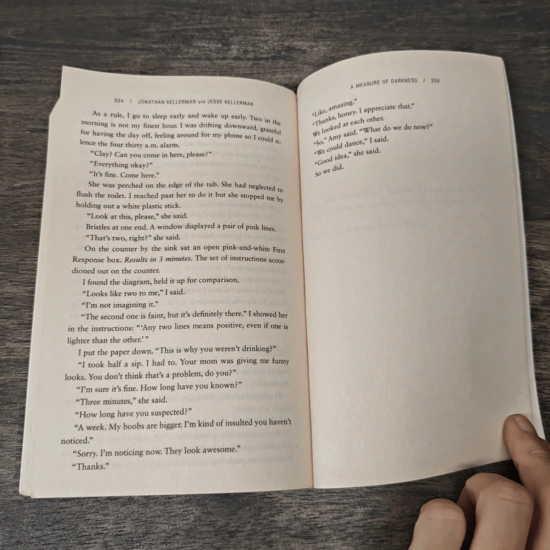 A Measure of Darkness - Jonathan, Jesse Kellerman รูปที่ 8