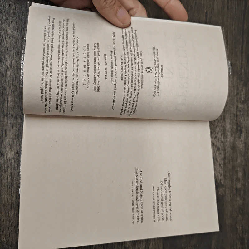 Apprentice in Death - J.D. Robb รูปที่ 6