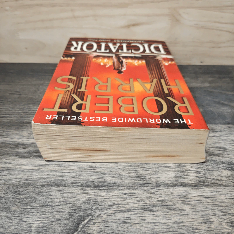 Dictator - Robert Harris รูปที่ 4