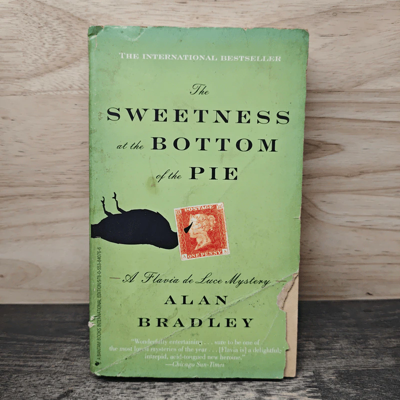 The Sweetness at the Bottom of the Pie - Alan Bradley รูปที่ 1