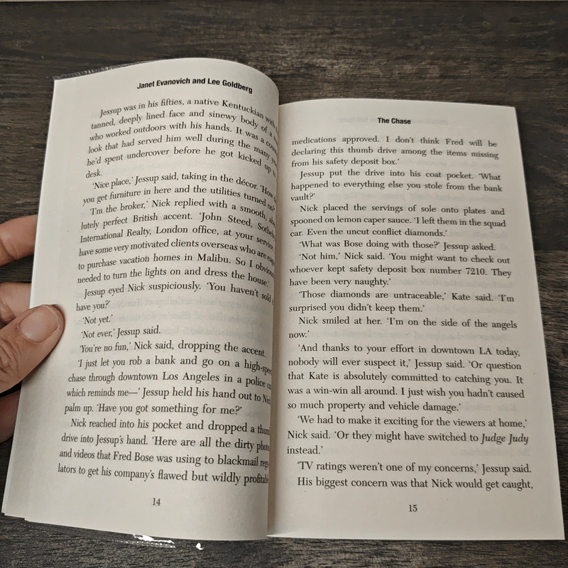The Chase - Janet Evanovich, Lee Goldberg รูปที่ 7
