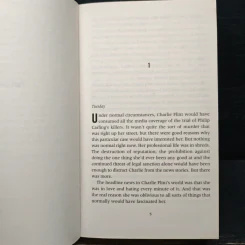 Trick of the Dark - Val McDermid รูปที่ 7