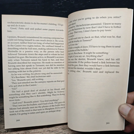 About Face - Donna Leon รูปที่ 8